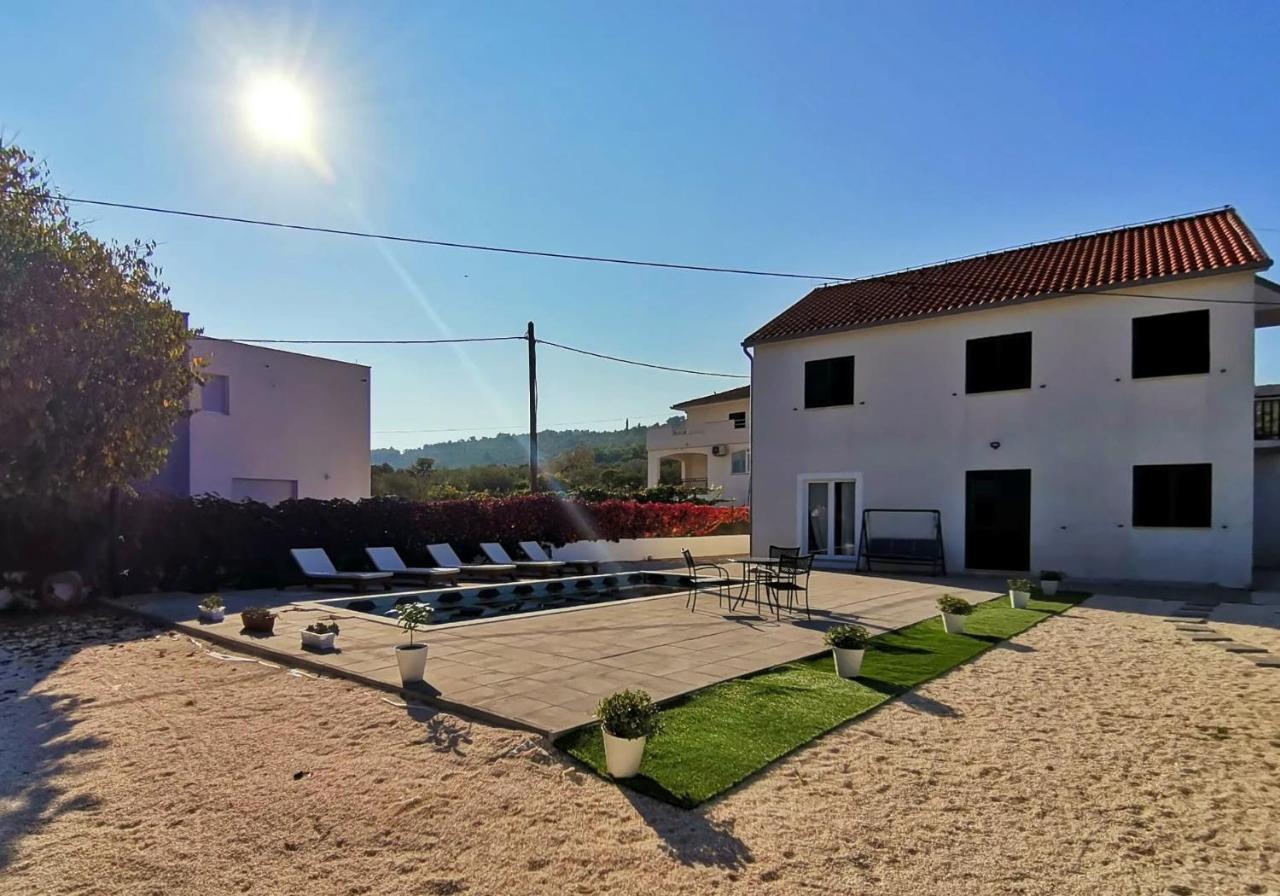 Holiday Home Nino With Amazing Swimming Pool Slatine Luaran gambar