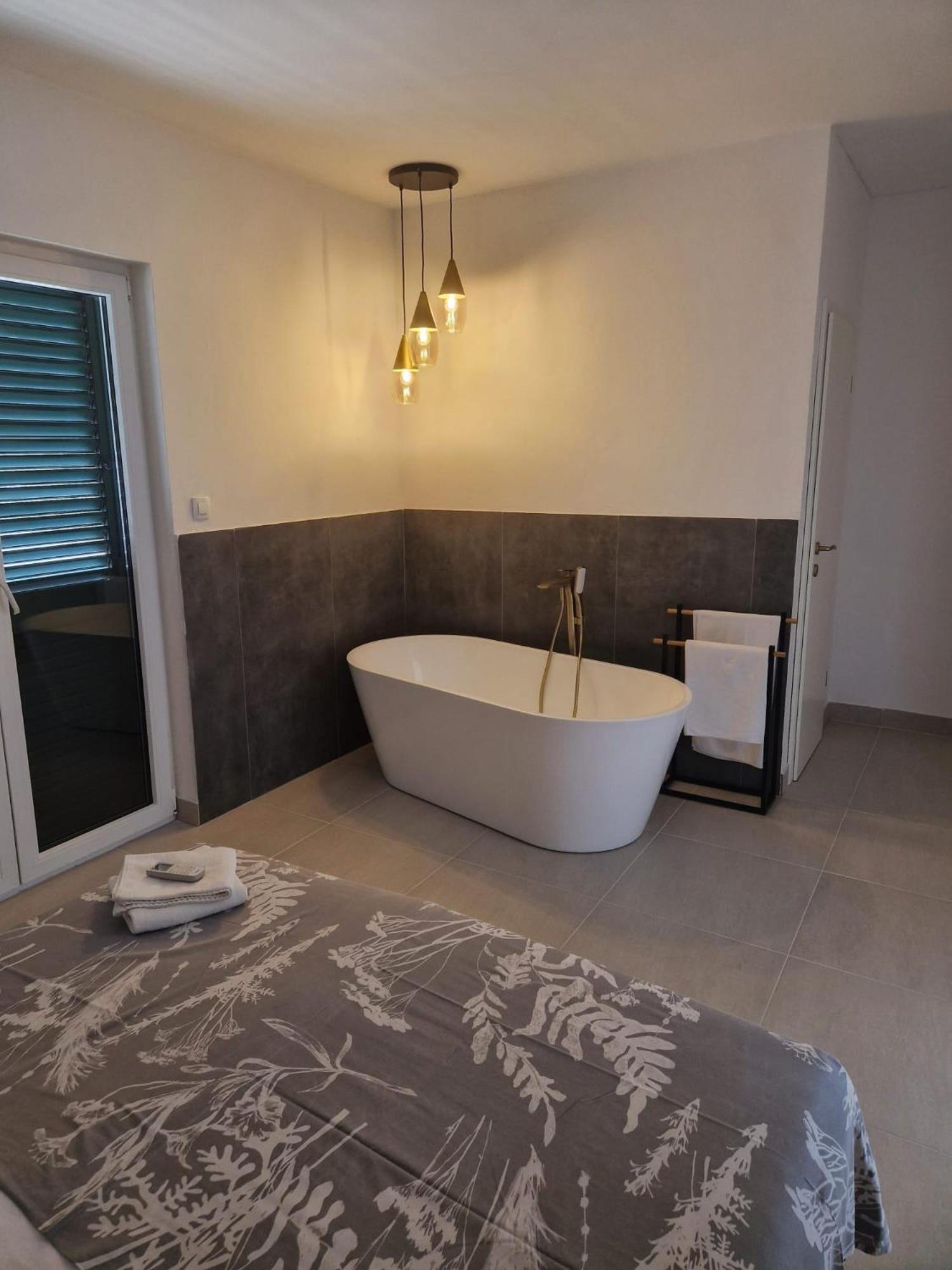 Holiday Home Nino With Amazing Swimming Pool Slatine Luaran gambar